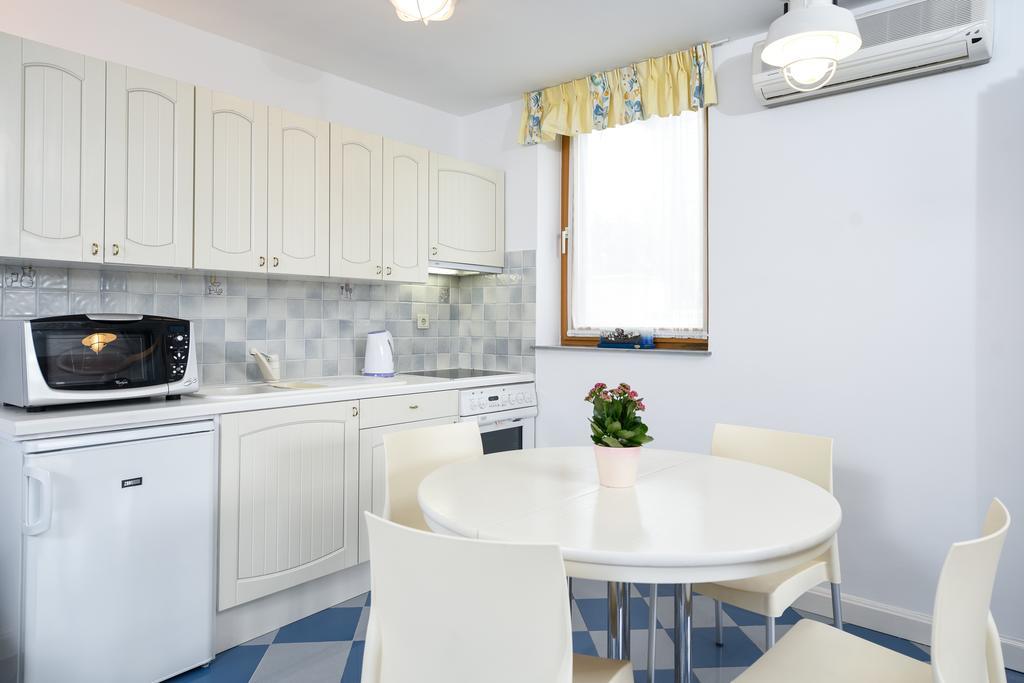 Apartmani Alice Njivice Luaran gambar