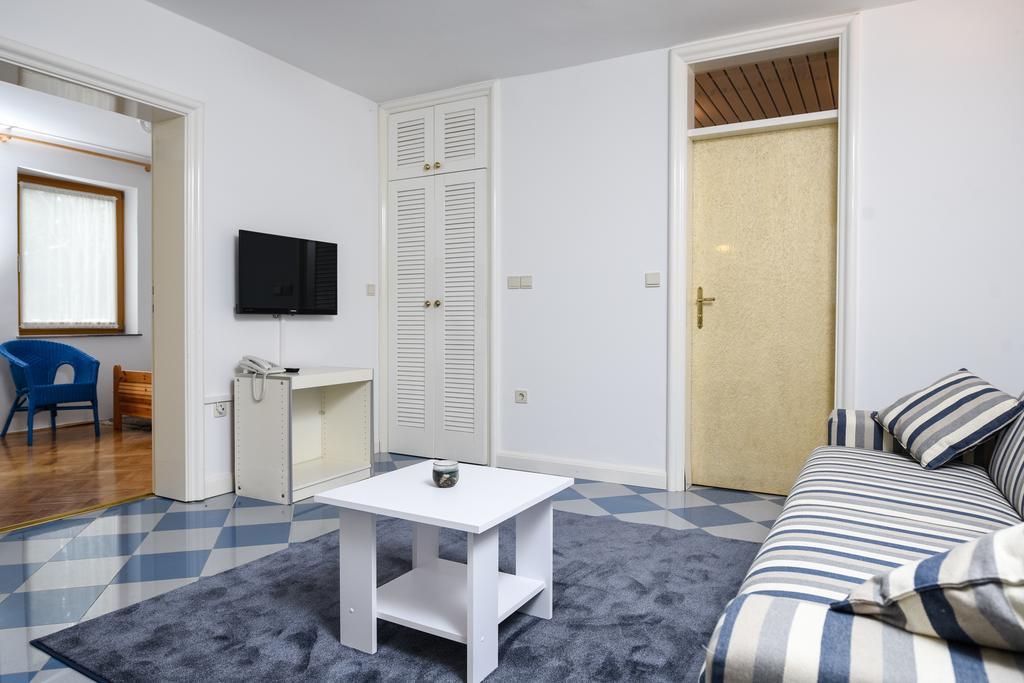 Apartmani Alice Njivice Luaran gambar