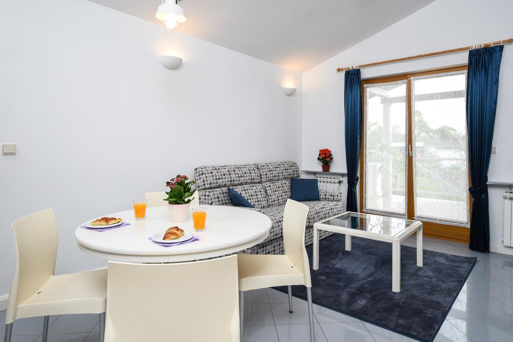 Apartmani Alice Njivice Luaran gambar