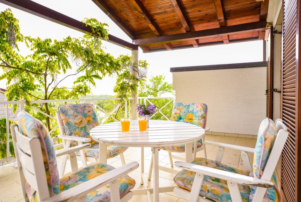 Apartmani Alice Njivice Luaran gambar